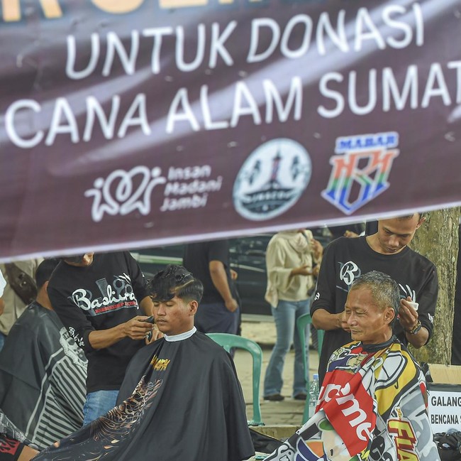 Pangkas Rambut Seikhlasnya, Galang Dana untuk Korban Bencana Aceh-Sumatera
