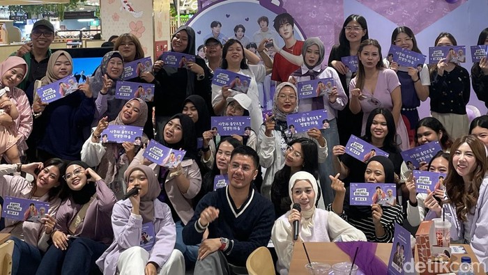 ARMY rayakan ulang tahun Jin dan V BTS.