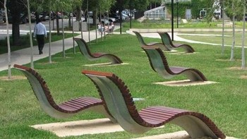 Bangku ‘Gelombang Terapung’. Foto: via StreetArtUtopia