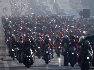 Deru Motor Para Santa Bawa Pesan Natal dan Kepedulian di Sofia