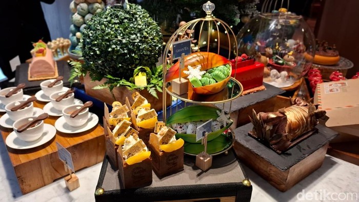 Yuk! Rayakan Natal dengan Kue Cantik hingga Lobster Thermidor di Resto Hotel Ini