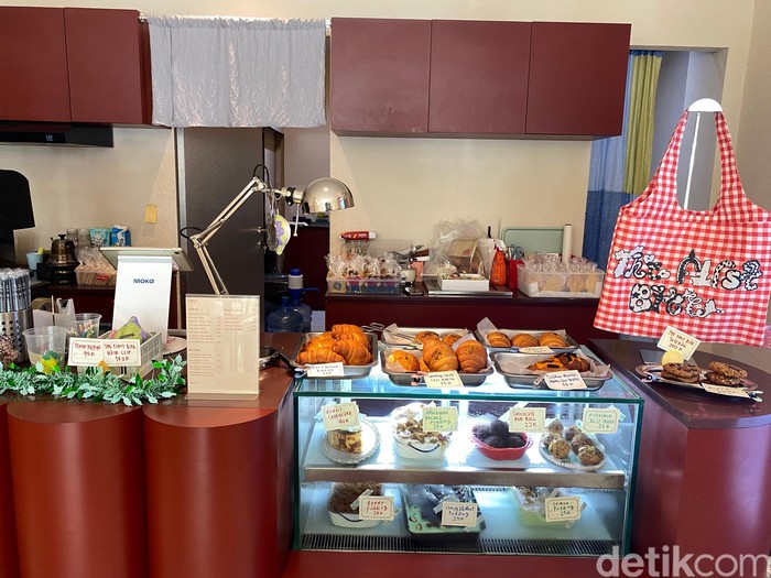Fleur by Raja, salt bread viral di Blok M
