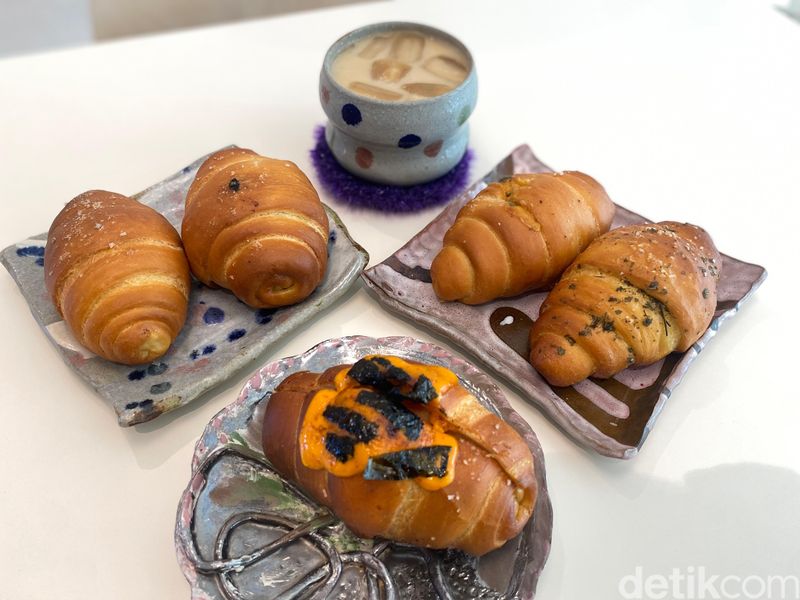 Fleur by Raja, salt bread viral di Blok M
