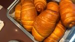 Laris Manis! Ini Salt Bread Salmon Mentai yang Hits di Blok M