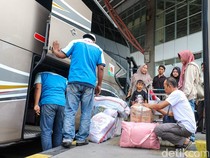 Jelang Libur Akhir Tahun, Aktivitas Penumpang Meningkat di Terminal Pulo Gebang