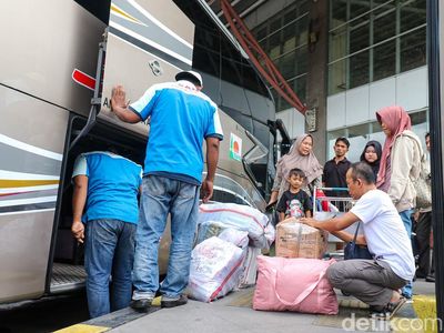 Jelang Libur Akhir Tahun, Aktivitas Penumpang Meningkat di Terminal Pulo Gebang