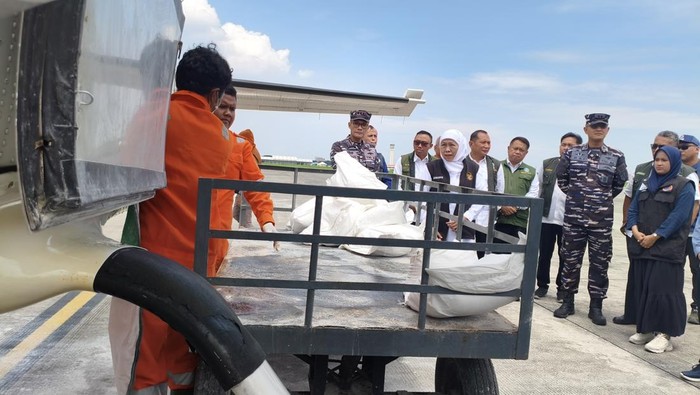 Khofifah Tinjau Posko OMC di Juanda, Antisipasi Bencana Hidrometeorologi