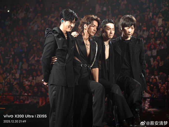 Konser F☆FOREVER City of Stars