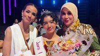 Marini Zumarnis yang malam itu juga menyaksikan malam final GADIS Sampul memberikan ucapan selamat untuk Leticia. Foto: Instagram Story @itssheilamj