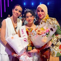 Pemilik nama lengkap Leticia Charlotte Agraciana Joseph tersebut adalah anak dari aktris dan DJ Sheila Marcia dengan musisi Anji. Di usia 15 tahun, remaja yang mewakili Bali ini sudah menoreh cukup banyak prestasi. Foto: Instagram