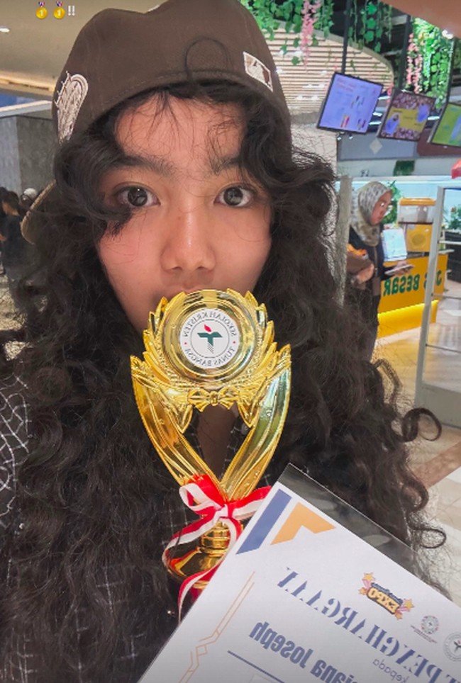 Dalam GADIS Sampul, Leticia menunjukkan kemampuannya di bidang menari dan menyanyi. Sebelumnya gadis tersebut sudah sering menjuarai berbagai lomba dance bersama tim. Foto: Instagram