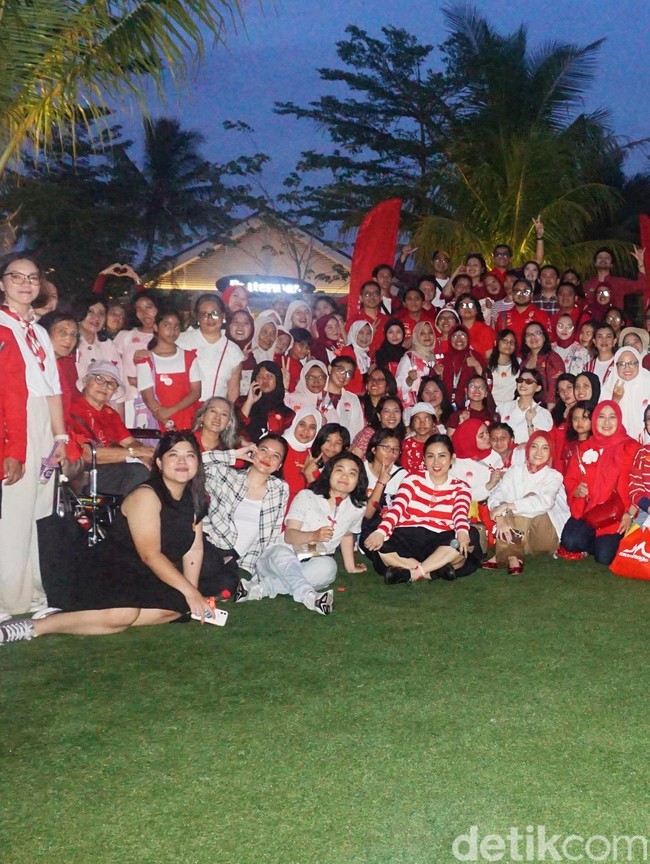Meriah! Potret Ratusan Bunda dan Anak Nyanyi Bareng Rayakan Hari Ibu