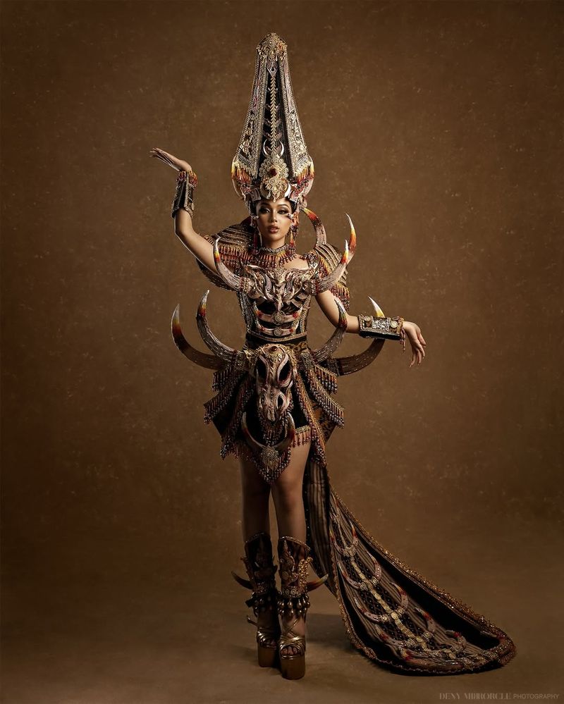 Penampilan Salma Ranggita di Miss Cosmo 2025