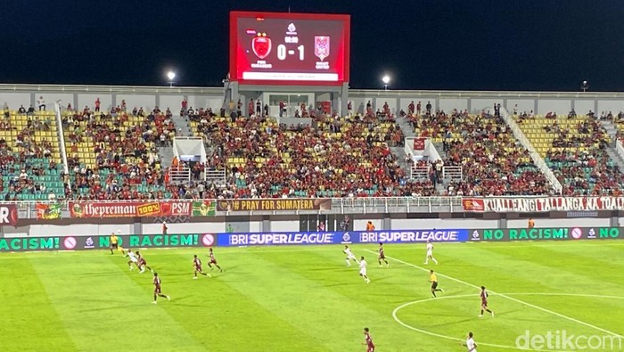 2.865 Penonton Saksikan PSM Dipermalukan Malut United di Stadion BJ Habibie