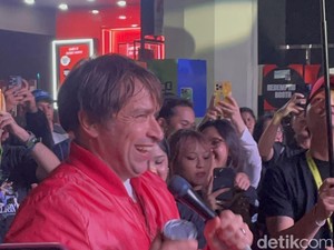 Ketika Peter Bjorn and John Gemparkan Soundrenaline, Nyanyi Sampai Tengah Venue