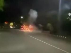 Ulah Remaja Nyalakan Kembang Api di Jalan Bikin Geram, Polisi Buru Pelaku