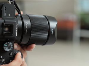 Review Lensa SG-Image 55mm f/1.8, Kualitas Memukau dengan Harga Terjangkau