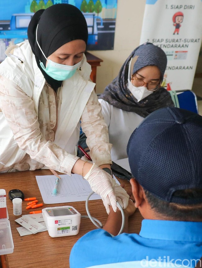 Sopir Bus Jalani Tes Kesehatan Jelang Lonjakan Arus Nataru