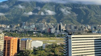 Menurut Miami Herald, pada 2017, Caracas, Venezuela, dinobatkan sebagai ibu kota paling berbahaya di dunia, dengan tingkat pembunuhan yang mencengangkan. Kota ini terus berjuang melawan kejahatan yang merajalela, terorisme, penculikan, dan penegakan hukum lemah. Foto: Bored Panda