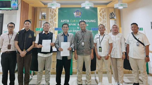 Tim Kejagung usai lelang lahan rampasan kasus korupsi (dok. Kejagung)