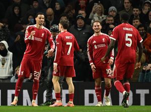 Seloroh Rooney Lihat Liverpool Mulai Bangkit: Semoga Gak Lama