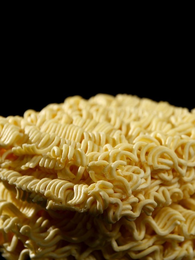 Dilema Mi Instan di Tengah Bencana