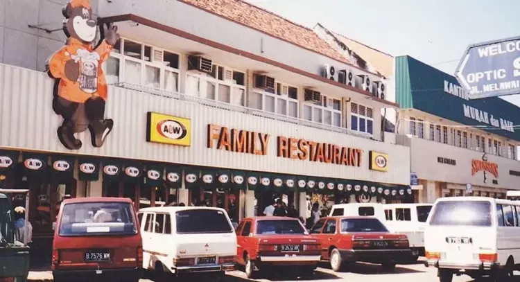 Resto Cepat Saji Tertua di Indonesia
