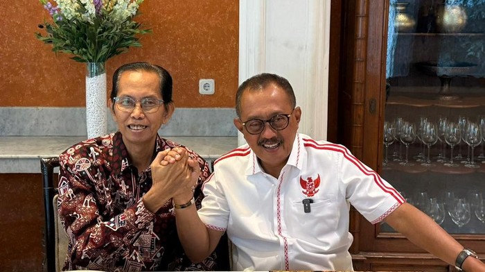 Adi Sutarwijono Beri Selamat Armuji Usai Terpilih Jadi Ketua PDIP Surabaya