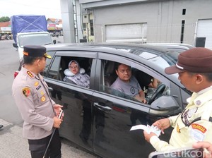 Identitas Tak Sesuai, 9 Kendaraan Diputar Balik di Pelabuhan Ketapang