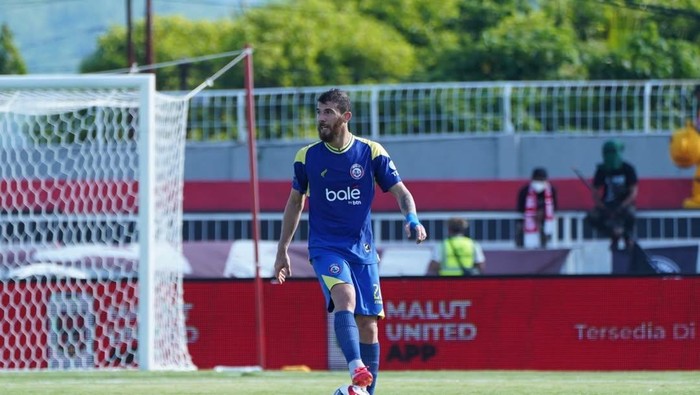 Luiz Gustavo Tembok Kokok Pertahanan Arema FC