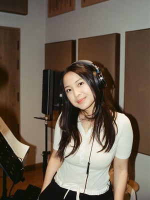 Bernadya di Studio Rekaman, Jadi Ubah Imej Musik?