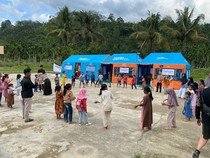 BNI Salurkan Seragam Sekolah-Sarana Trauma Healing bagi Anak-anak di Aceh