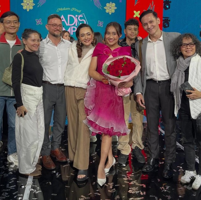 Pesona Brinette Lefrandt Ultah Ke-18 Dipenuhi Banyak Cinta