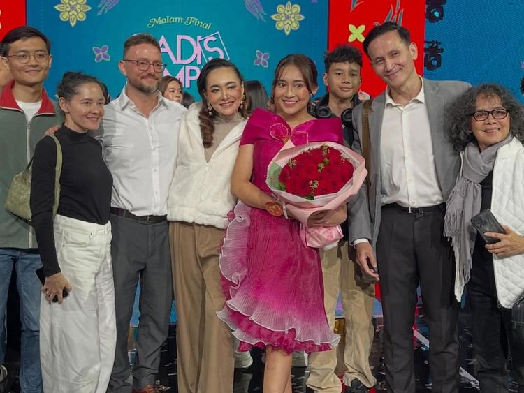 Pesona Brinette Lefrandt Ultah Ke-18 Dipenuhi Banyak Cinta