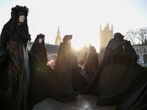 Extinction Rebellion Gelar Aksi Teatrikal Iklim di Westminster