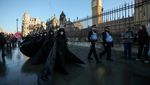 Extinction Rebellion Gelar Aksi Teatrikal Iklim di Westminster