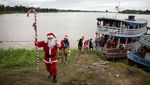 Sinterklas Menyusuri Sungai Amazon, Antar Hadiah Natal ke Pedalaman Brasil