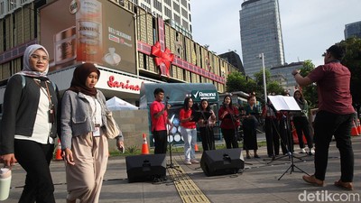 Christmas Carol Hangatkan Ruang Publik Jakarta Jelang Natal