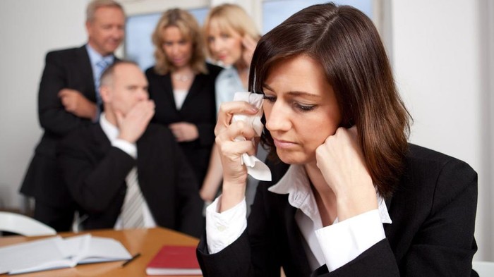 Ilustrasi Pegawai Gak Diajak Makan Bareng