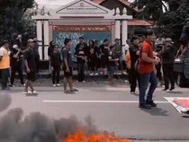 Massa Demo di Kantor Kalurahan Wonokromo Bantul, Ini 5 Tuntutannya