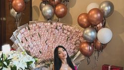 Denada Rayakan Ultah ke-47, Hadiah Mewah Bikin Salfok