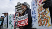 Pemungutan suara tersebut digelar di tengah gelombang protes masyarakat yang menolak reaktivasi fasilitas nuklir itu, di Niigata, Jepang, Senin (22/12/2025). REUTERS/Issei Kato