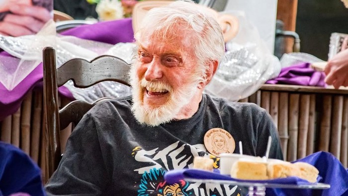 Rahasia Panjang Umur Aktor Dick Van Dyke, Tetap Bugar di Usia 100 Tahun