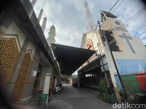 Empati Bencana, Gereja Pati Satu Kanopi dengan Masjid Rayakan Natal Sederhana