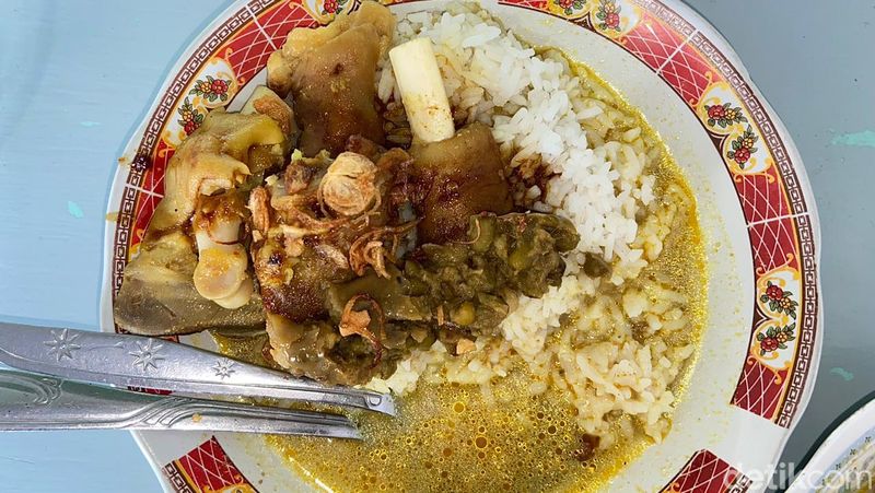 Gule kikil kacang hijau di Warung Abadi Pasuruan