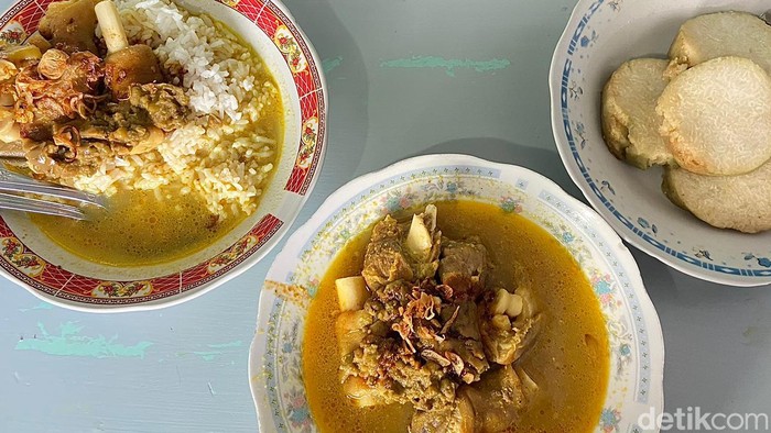 Jejak Kasih Ibu dalam Gulai Kikil Kacang Hijau Legendaris di Bangil