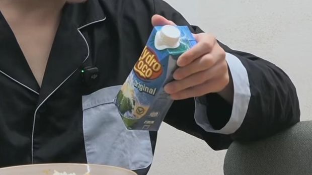 Jelajahi Swiss, Jungkook dan Jimin BTS Tampilkan Momen Santai di Perjalanan