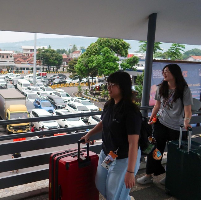 Jelang Natal, Arus Penumpang Ketapang-Gilimanuk Kian Padat