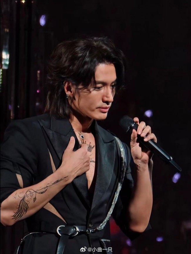 8 Foto Jerry Yan di Konser Reuni F3, Awet Muda Bak Vampir di Usia 49