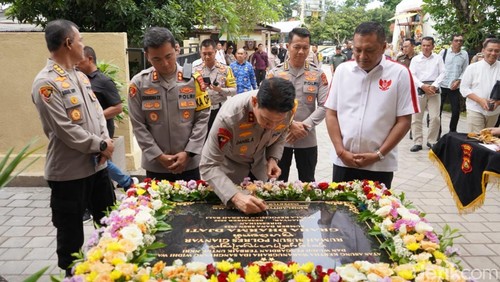 Kapolda Bali Irjen Daniel Adityajaya meresmikan Rumah Susun (Rusun) Graha Dharma Djati Polres Gianyar di Jalan Raya Sukawati, Gianyar, Senin (22/12/2025). (Foto: Polres Gianyar)